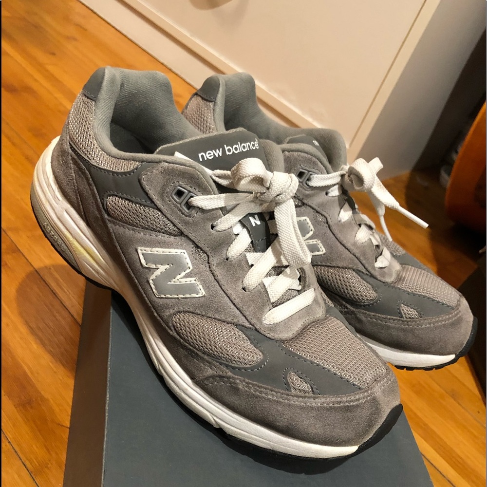 New Balance 993v1 Big Kid 'Grey' Youth Sneakers - Size 5.5 (7 women size) used